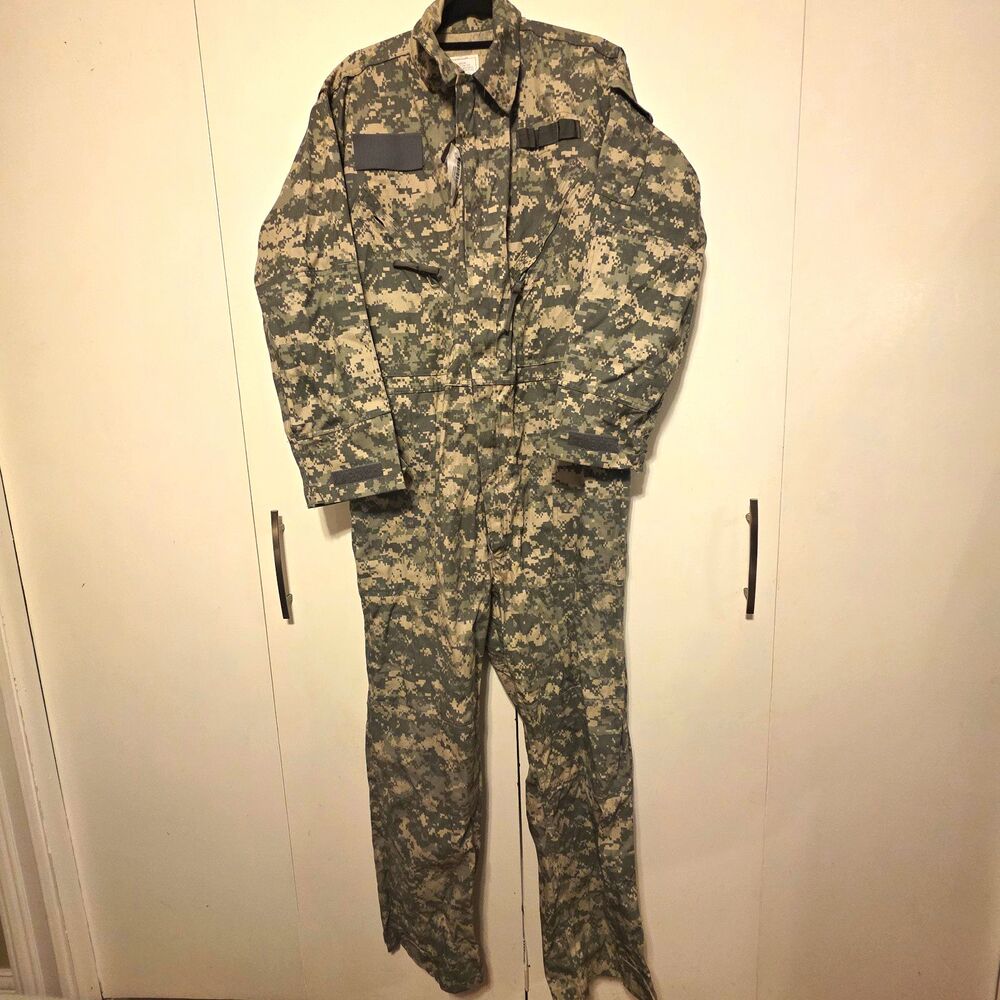 West Point Apparel Group Type III Camo Mechanics Coveralls Medium NWT